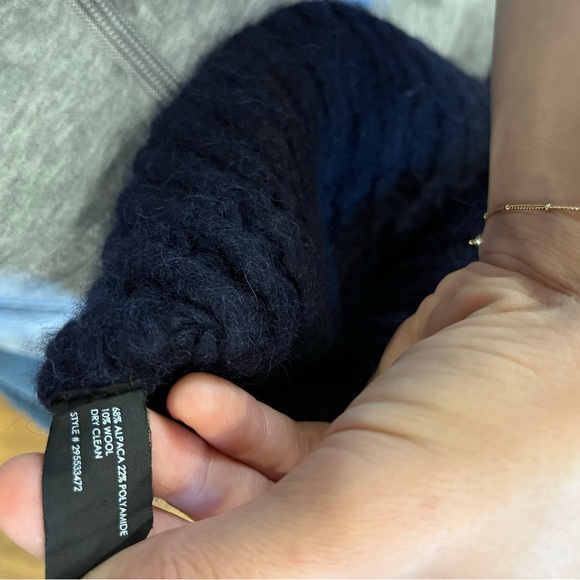 Club Monaco wool sweater - Picture 4 of 5
